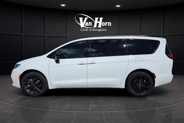 new 2026 Chrysler Pacifica car, priced at $50,916