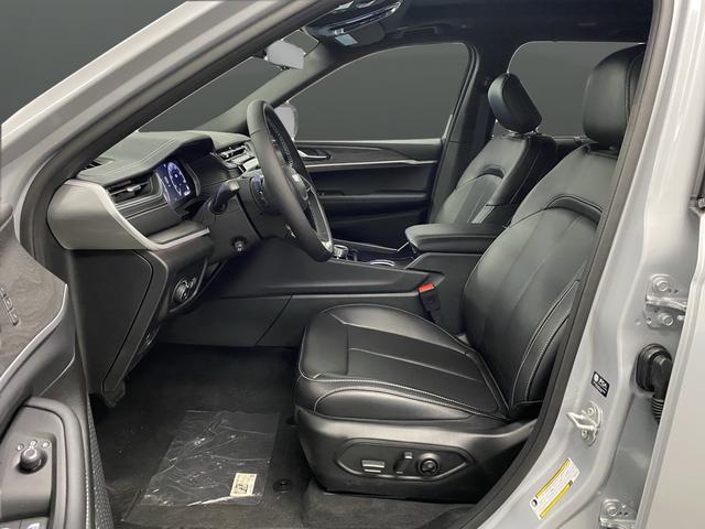 new 2025 Jeep Grand Cherokee car, priced at $102,142