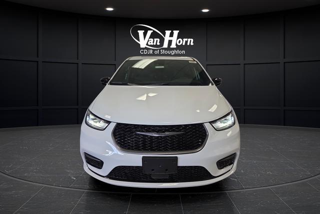 new 2026 Chrysler Pacifica car, priced at $45,492