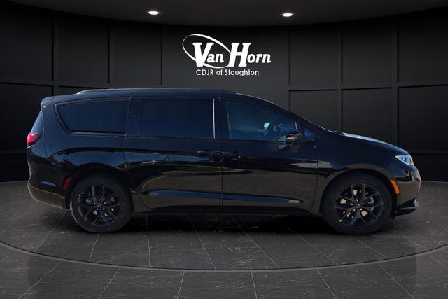 new 2026 Chrysler Pacifica car, priced at $48,698