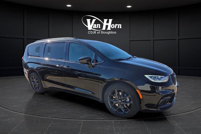 new 2026 Chrysler Pacifica car, priced at $48,698