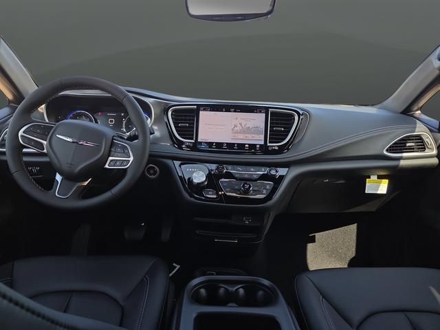 new 2026 Chrysler Pacifica car, priced at $39,281