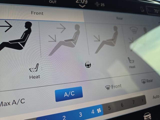 new 2026 Chrysler Pacifica car, priced at $39,281