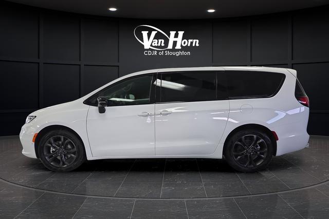 new 2026 Chrysler Pacifica car, priced at $41,237