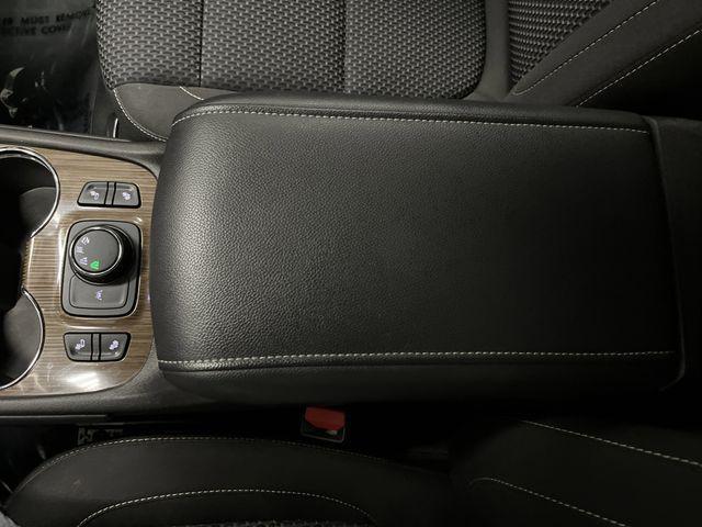 used 2023 GMC Acadia car, priced at $28,700