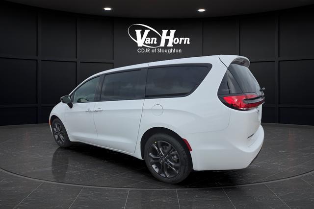new 2026 Chrysler Pacifica car, priced at $48,039