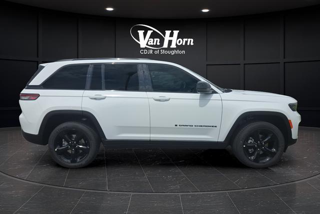 new 2025 Jeep Grand Cherokee car, priced at $40,244