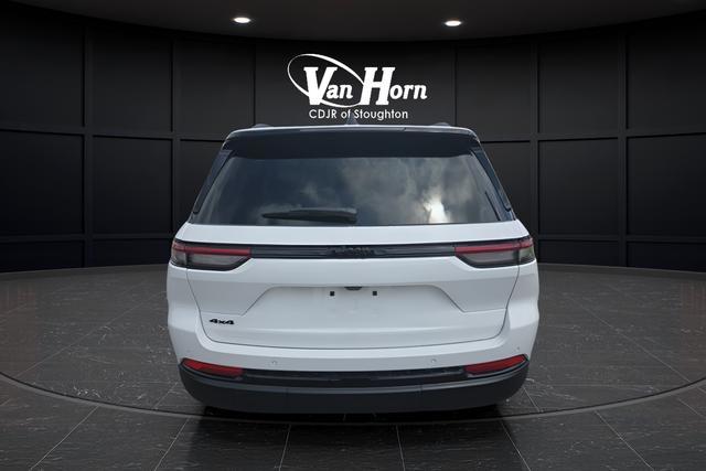 new 2025 Jeep Grand Cherokee car, priced at $40,244