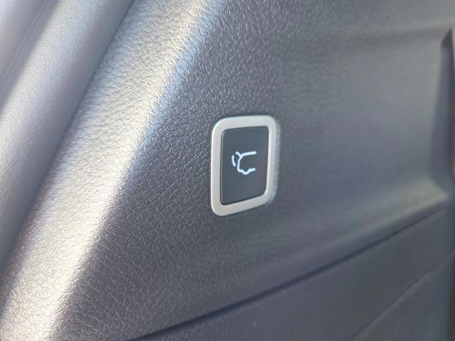 new 2026 Chrysler Pacifica car, priced at $44,647