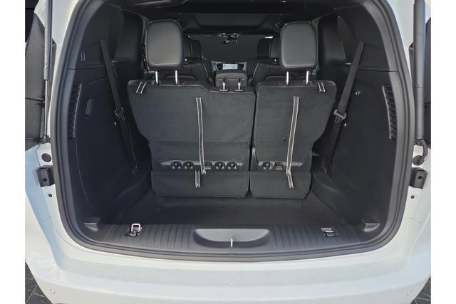 new 2026 Chrysler Pacifica car, priced at $44,872