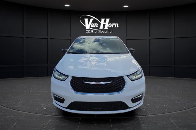 new 2026 Chrysler Pacifica car, priced at $44,872