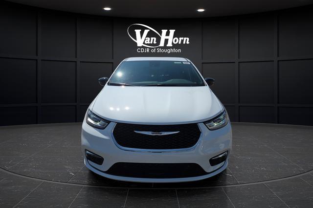 new 2026 Chrysler Pacifica car, priced at $43,432