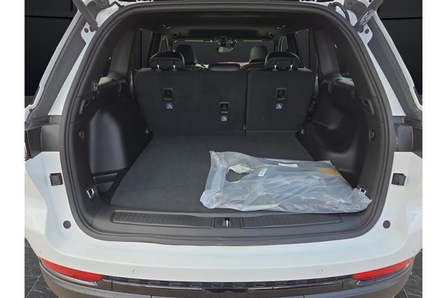 new 2025 Jeep Grand Cherokee car, priced at $43,384