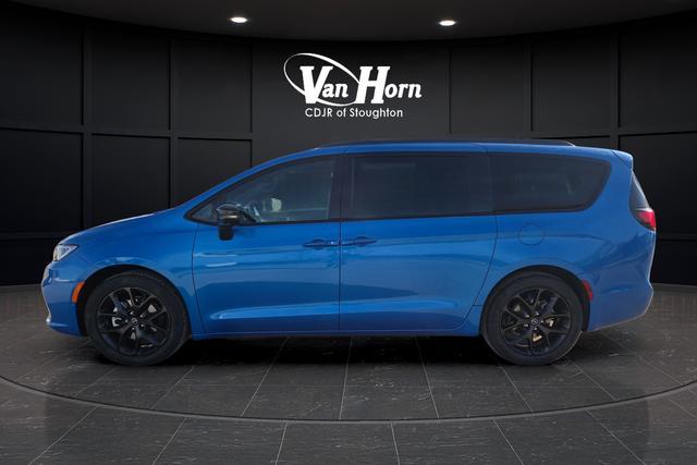 new 2026 Chrysler Pacifica car, priced at $43,247