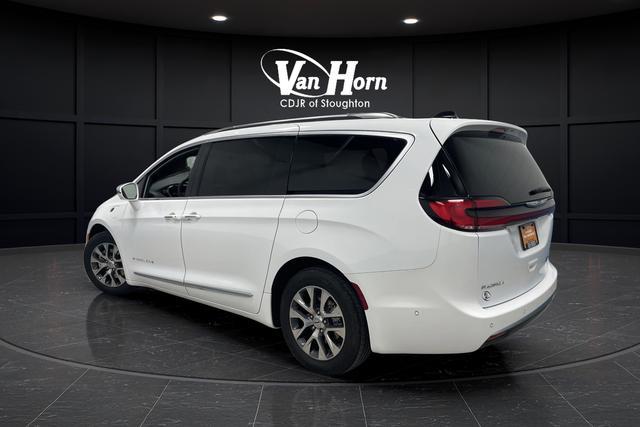 used 2024 Chrysler Pacifica car, priced at $34,813