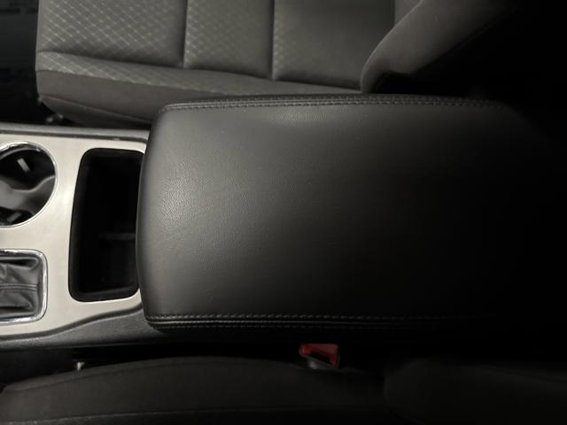 used 2021 Jeep Grand Cherokee car, priced at $21,380