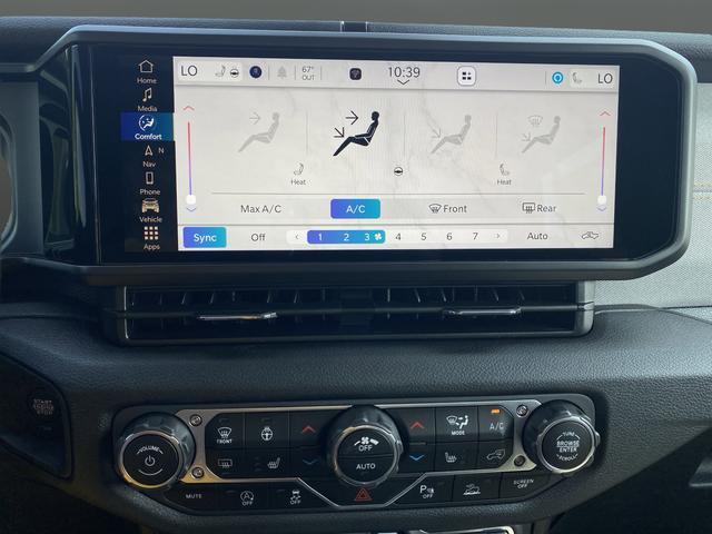 new 2025 Jeep Gladiator car, priced at $45,600