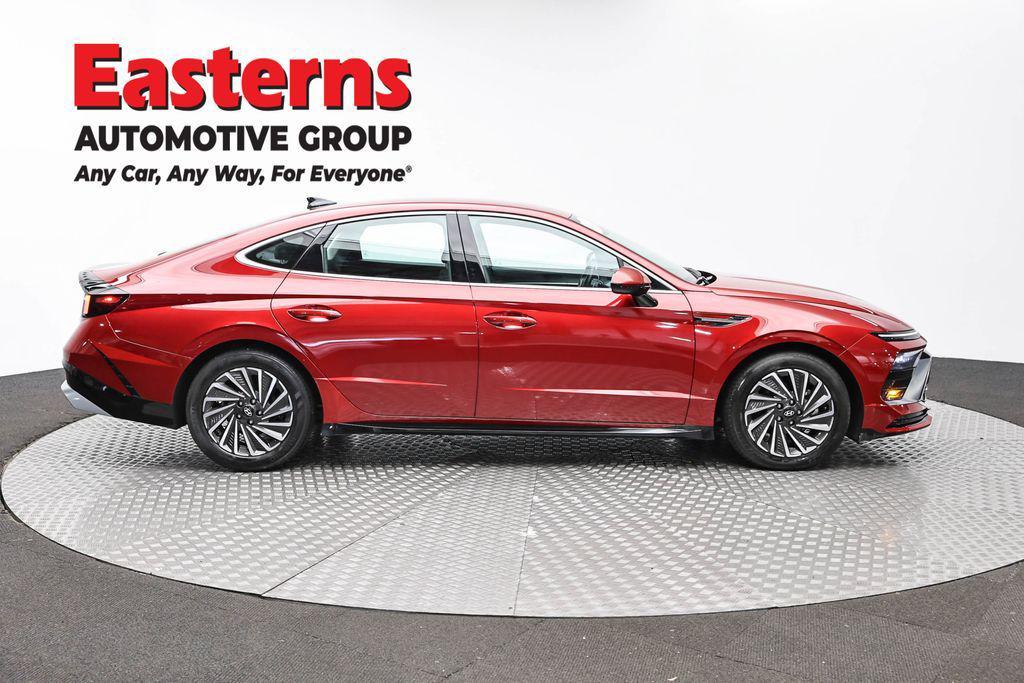 used 2025 Hyundai Sonata Hybrid car, priced at $24,674