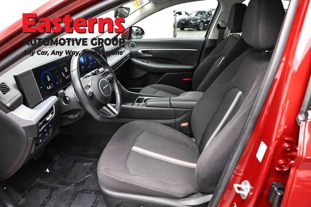 used 2025 Hyundai Sonata Hybrid car, priced at $24,674