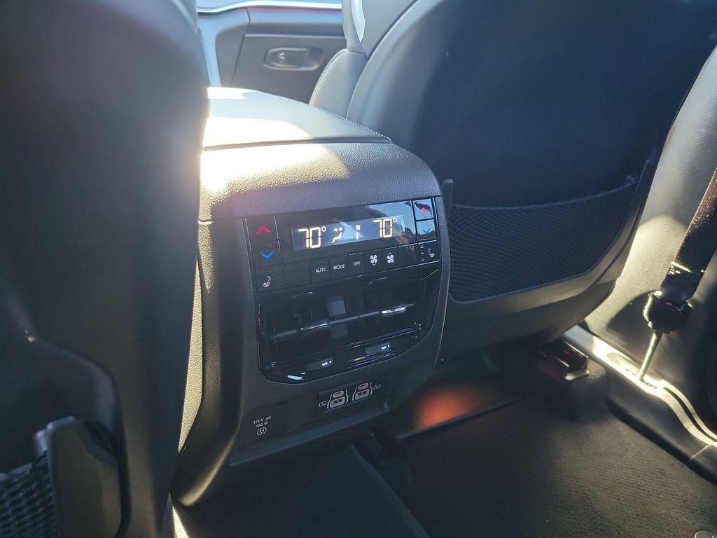 used 2023 Jeep Grand Cherokee car, priced at $35,489