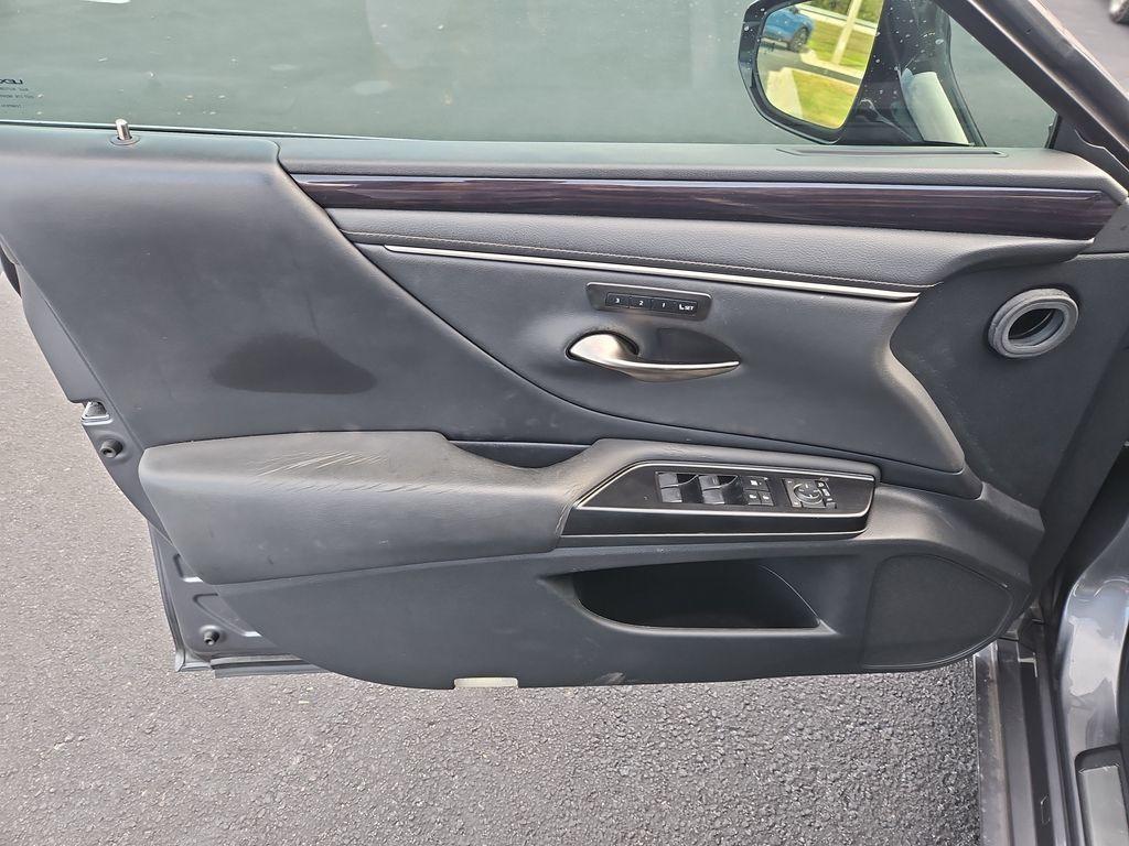 used 2020 Lexus ES 350 car, priced at $22,219