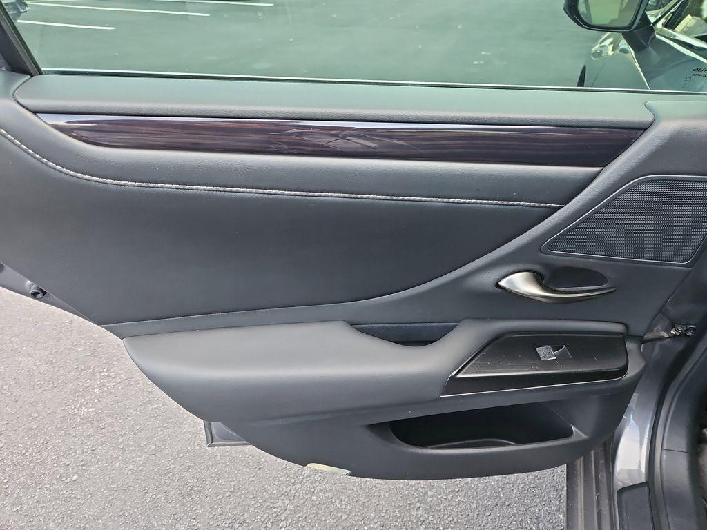 used 2020 Lexus ES 350 car, priced at $22,219