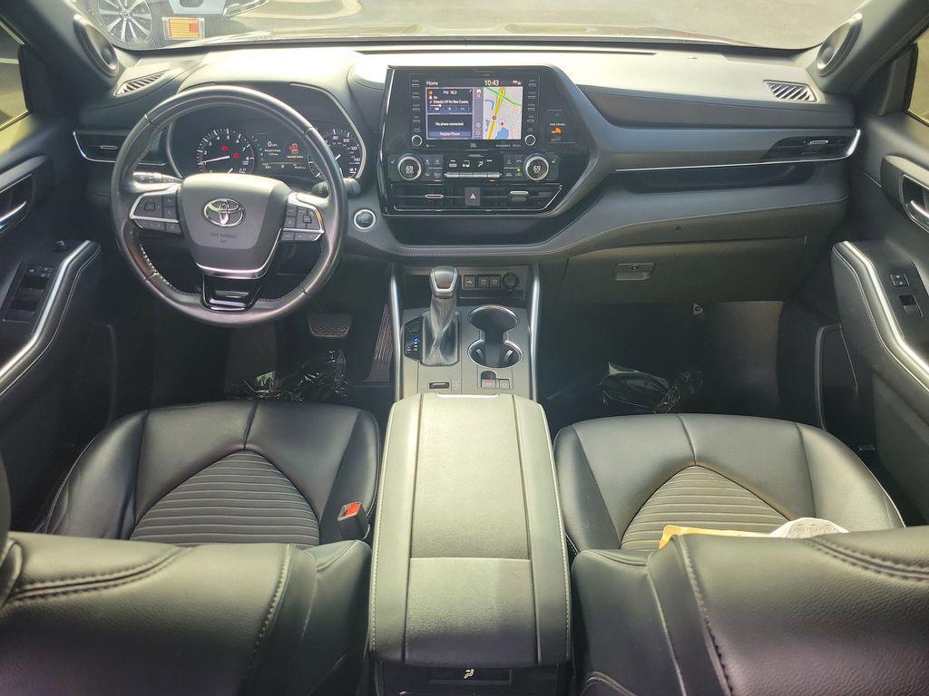 used 2021 Toyota Highlander car, priced at $25,888