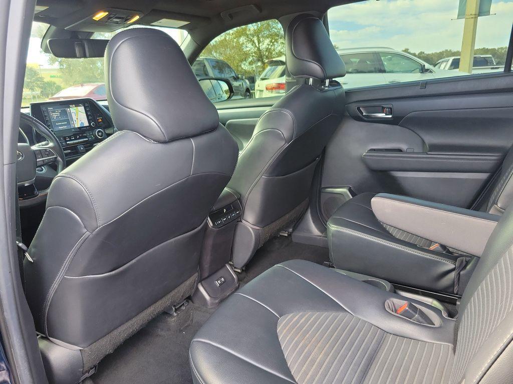 used 2021 Toyota Highlander car, priced at $25,888