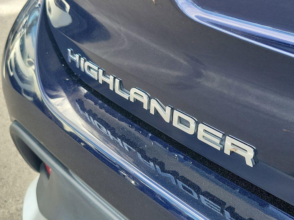 used 2021 Toyota Highlander car, priced at $25,888