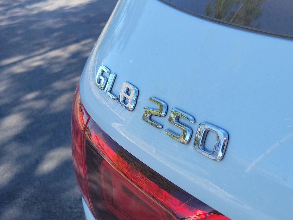 used 2022 Mercedes-Benz GLB 250 car, priced at $26,199