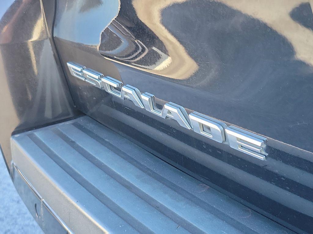 used 2019 Cadillac Escalade ESV car, priced at $24,998