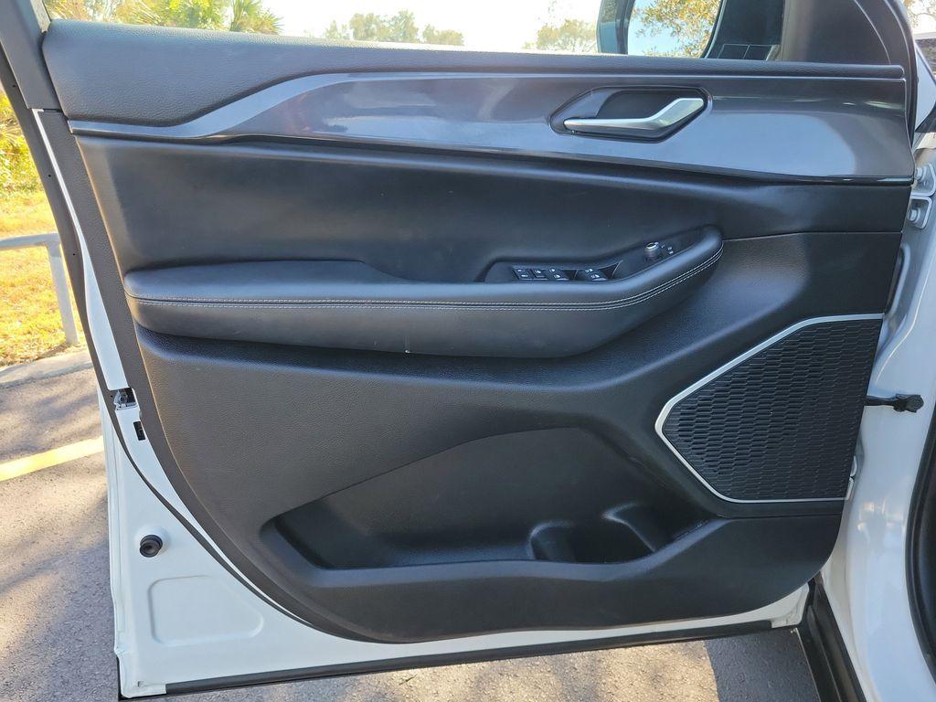 used 2022 Jeep Grand Cherokee L car, priced at $25,000