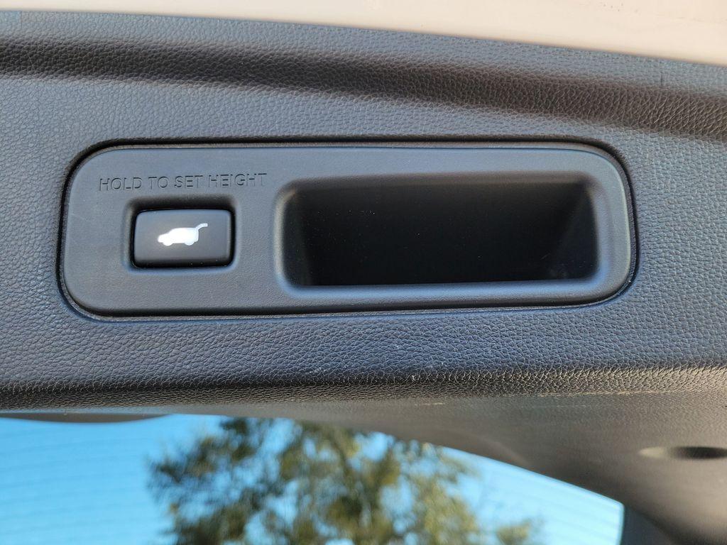 used 2023 Acura MDX car, priced at $40,937