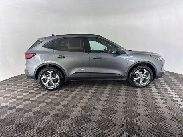 used 2025 Ford Escape car, priced at $25,400