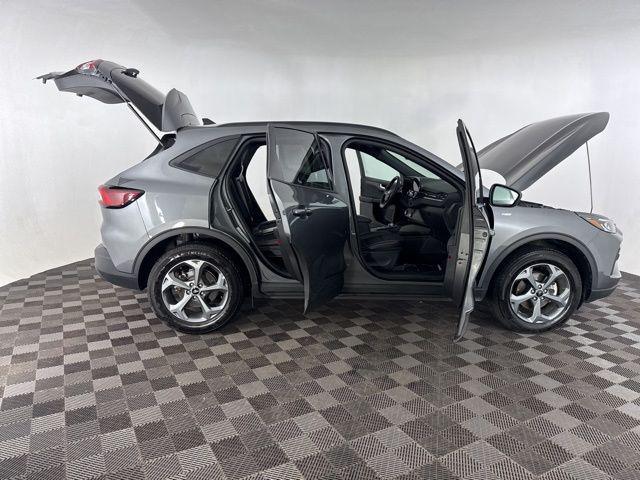 used 2025 Ford Escape car, priced at $25,400