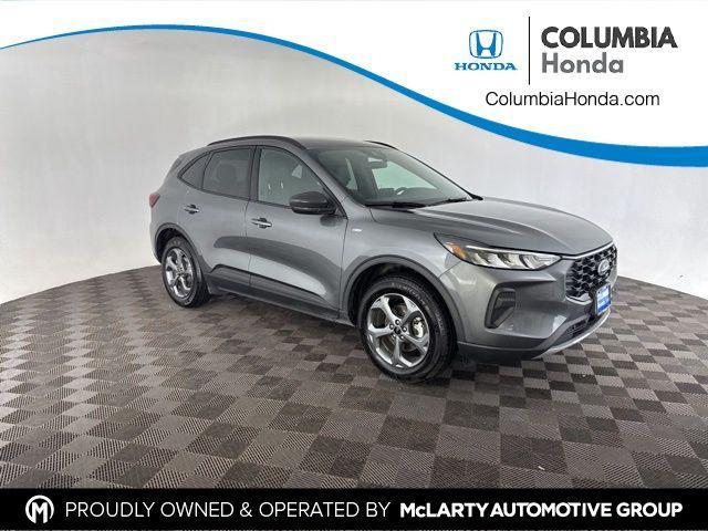 used 2025 Ford Escape car, priced at $25,400
