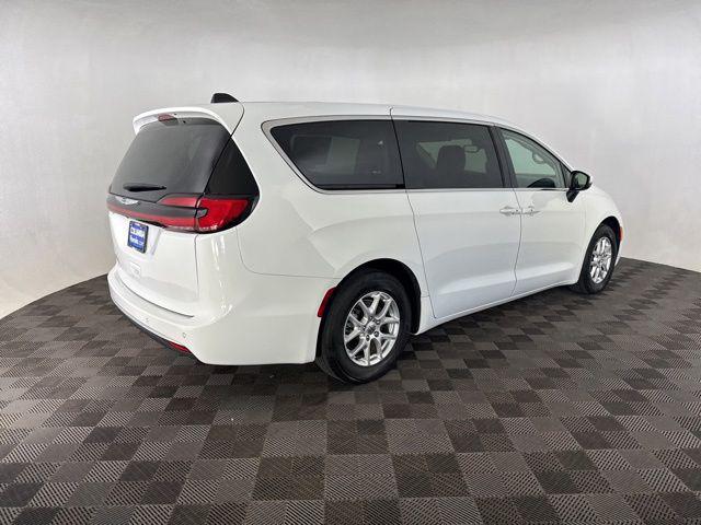 used 2023 Chrysler Pacifica car, priced at $23,096