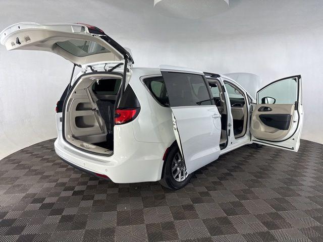 used 2023 Chrysler Pacifica car, priced at $23,096