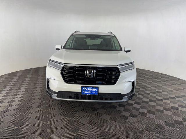 used 2025 Honda Pilot car, priced at $50,900