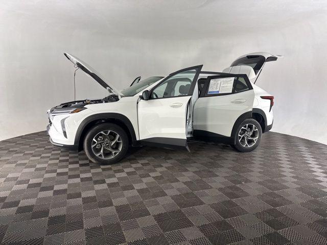 used 2025 Chevrolet Trax car, priced at $21,000