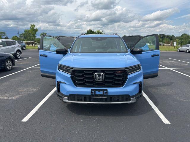 used 2025 Honda Pilot car, priced at $43,701