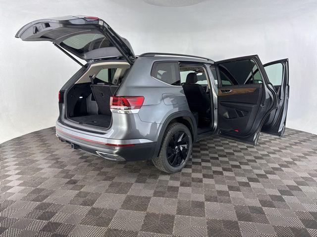 used 2025 Volkswagen Atlas car, priced at $32,500