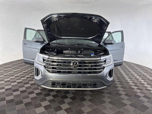 used 2025 Volkswagen Atlas car, priced at $32,500