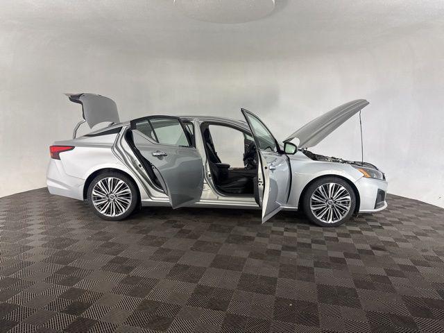 used 2023 Nissan Altima car, priced at $19,000