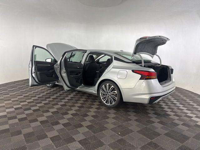used 2023 Nissan Altima car, priced at $19,000