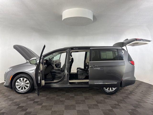 used 2019 Chrysler Pacifica car, priced at $14,000