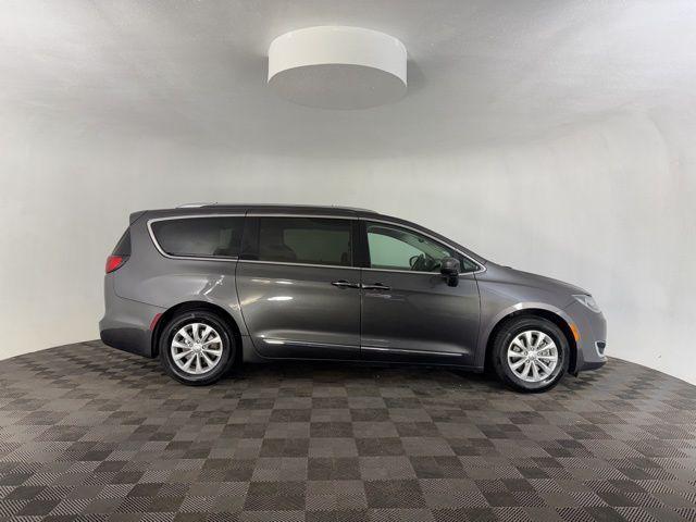 used 2019 Chrysler Pacifica car, priced at $14,000