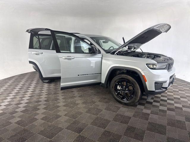 used 2024 Jeep Grand Cherokee L car, priced at $28,500