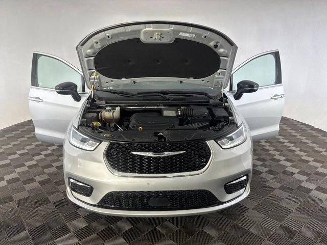 used 2024 Chrysler Pacifica car, priced at $27,896