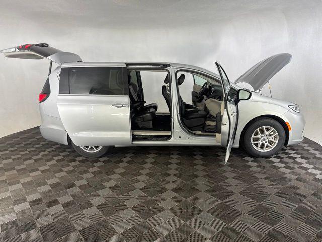 used 2024 Chrysler Pacifica car, priced at $27,896